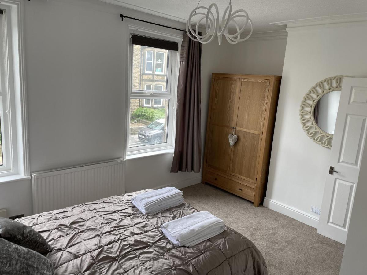 4 Bedroom House In Harrogate Town Centre מראה חיצוני תמונה